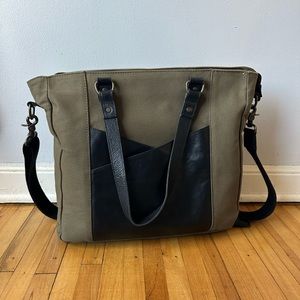 Kelly Moore “Anna tote” camera bag